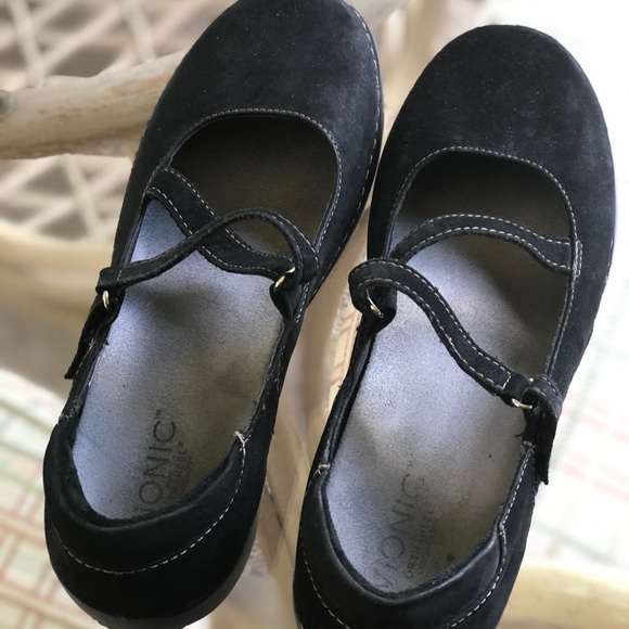 Vionic Shoes - Picture 9 of 9